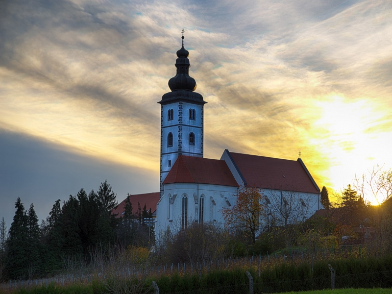 Franjevački samostan i crkva sv. Ivana Krstitelja